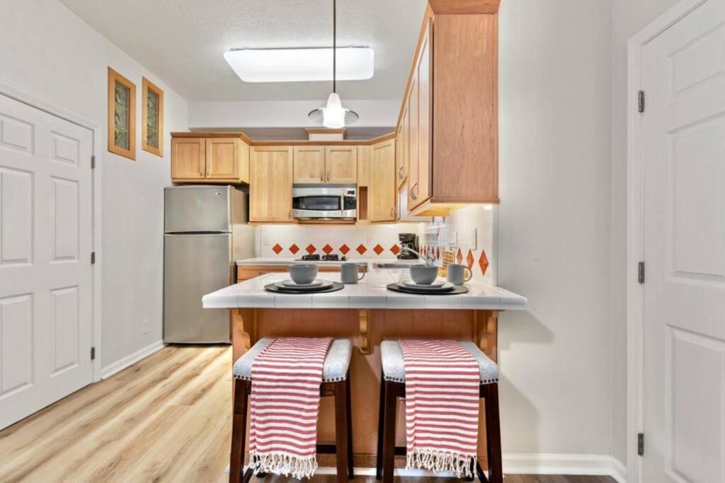 Apartment 1 Block To The Stylish & Spacious Studio!