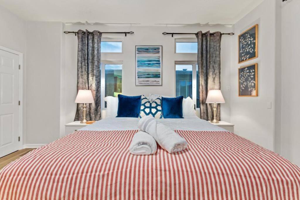Apartment 1 Block To The Stylish & Spacious Studio!